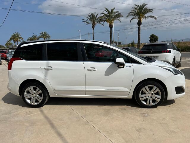 PEUGEOT 5008 STYLE 1.6 HDI AUTO SPANISH LHD IN SPAIN 91000 MILES 7 SEATS 2015